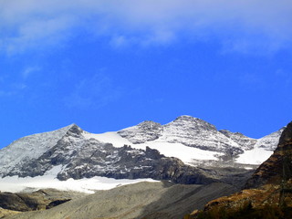 Montagne et glacier.