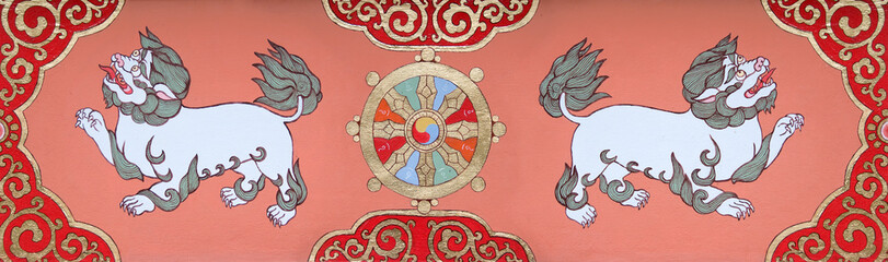 Architectural detail on the Mortar of three jewelry