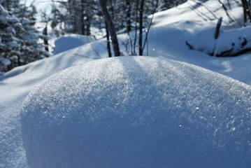 Jeux de lumiere sur texture de neige
