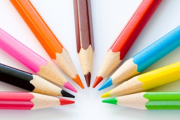 Color pencils in half of round