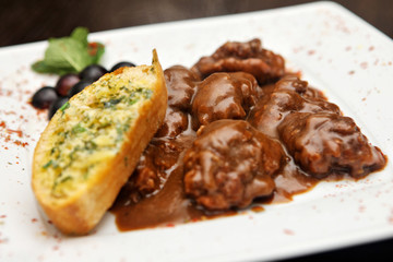 meat in sauce