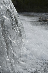 Wasserschnelle seitlich