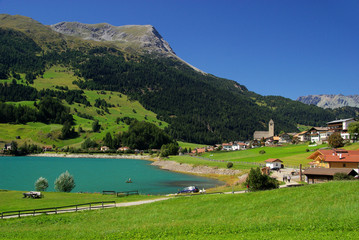 Fototapeta na wymiar Reschensee - Jezioro Reschensee 05