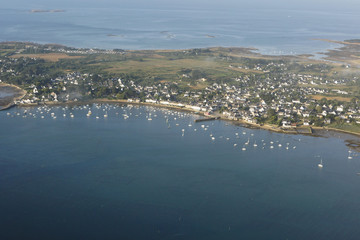 vue aerienne de Locmariaquer, du Golfe du Morbihan (56)