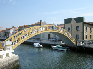 Fototapeta na wymiar Brücke i Aveiro