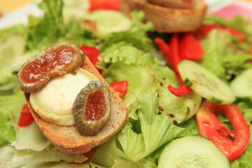 Salade chèvre chaud figue...