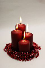 brennende rote kerzen