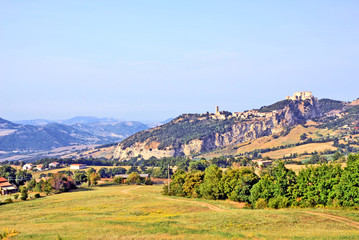 Italy, Romagna Apennines, Sanleo village and the castle.