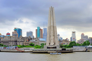 Obraz premium China Shanghai the Bund and the monument to the People Heroes
