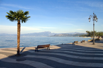 Lungolago di Lazise