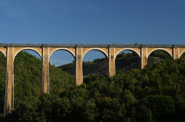 Fototapeta na wymiar Viadukt im Perigord