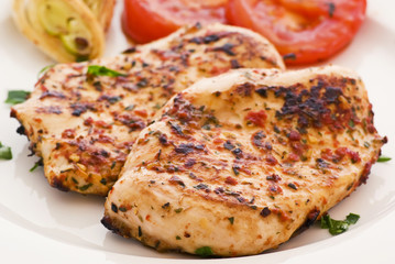 Putenbrustfilet mit Gemüse © HLPhoto