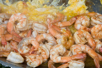 boiled shrimp in sauce