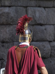 Centurion romano en el acueducto de Segovia