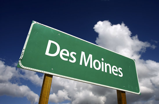 Des Moines Green Road Sign