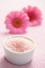 bath salt with gerbera