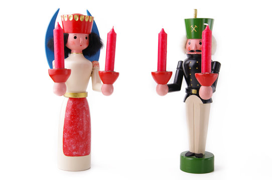 Weihnachtsfiguren mit Kerzen