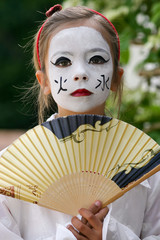 déguisée en petite asiatique