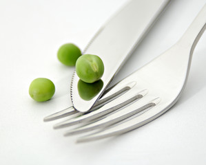 couverts et pois © STUDIO12