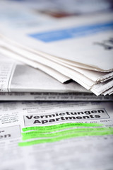 Wohnungsannonce in einer Tageszeitung