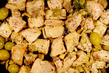 Arrosto di bocconcini di arista con olive