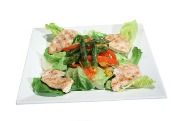 Salad with grilled chicken, asparagus and paprika