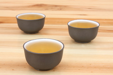 Cups of green tea / 三杯绿茶