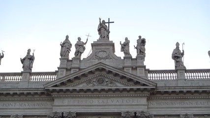 Fototapeta na wymiar basilica san giovanni statues