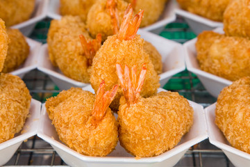 Baked shrimp in pastry