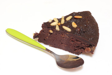 fetta torta cioccolato e pinoli