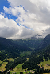 Fototapeta na wymiar mountain scenery with cloudy sky