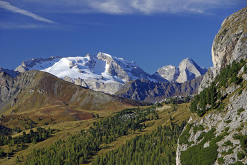 Fototapeta na wymiar Marmolada - lodowce z Południowego Tyrolu
