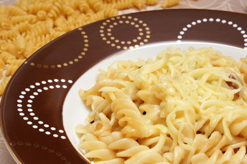 gebratene spirelli mit käse