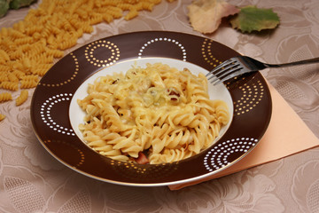 gebratene spirelli mit käse