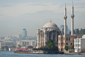 Fototapeta na wymiar Istanbul - Ortaköy Moschee