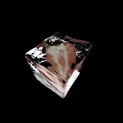 Crédence de cuisine en plexiglas Dans la glace Moitié de fraise dans la glace