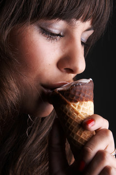 girl eat ice-cream