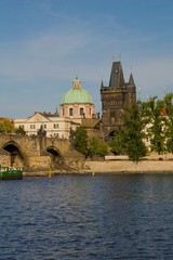 Fototapeta na wymiar Altstädter Turm an der Karlsbrücke in Prag