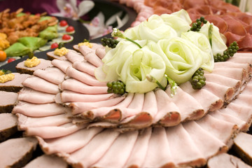 Aufschnittplatte gemischt mit Fruechten