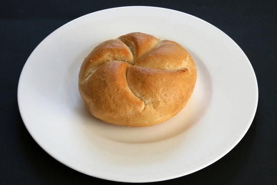 semmel auf dem teller