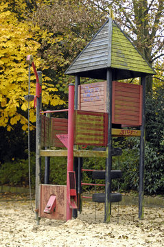 children`s playground at the park / Spielplatz im Park