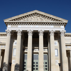 justice carr&eacute;e