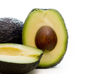 detalle del fresco y natural aguacate abierto