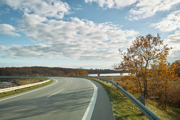 COUNTRY ROAD