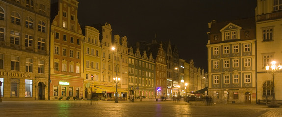 Naklejka premium Old market in Wroclaw in Poland by night