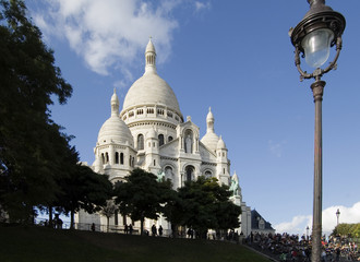 The front of Sacre Coeur in Paris