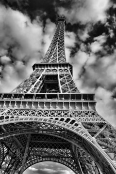 Black and White Picture of the Eiffel Tower