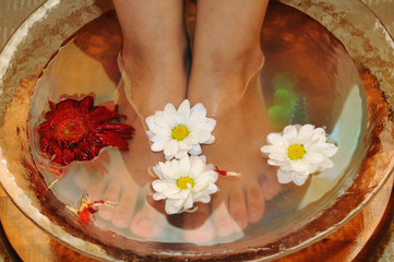 Massage of feet - 18097232