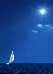 Papier Peint photo Lavable Naviguer Bateau à voile sur la mer et le ciel bleu
