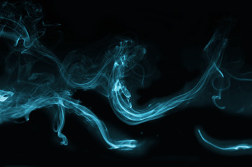 volutes de fum&eacute;e